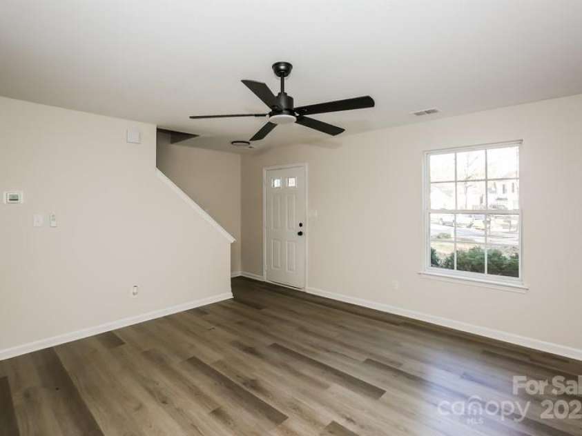 2868 Oasis Lane, Charlotte, NC 28214.  MLS# CAR4231516, YatesRealty ID 15213. Living Room