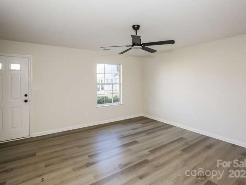 2868 Oasis Lane, Charlotte, NC 28214.  MLS# CAR4231516, YatesRealty ID 15213. Living Room