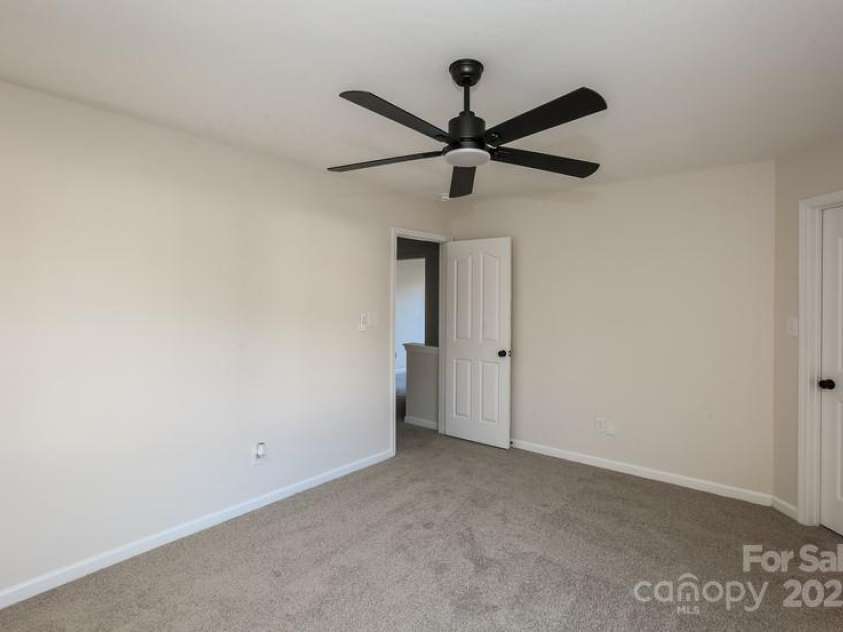 2868 Oasis Lane, Charlotte, NC 28214.  MLS# CAR4231516, YatesRealty ID 15213. Primary Bedroom