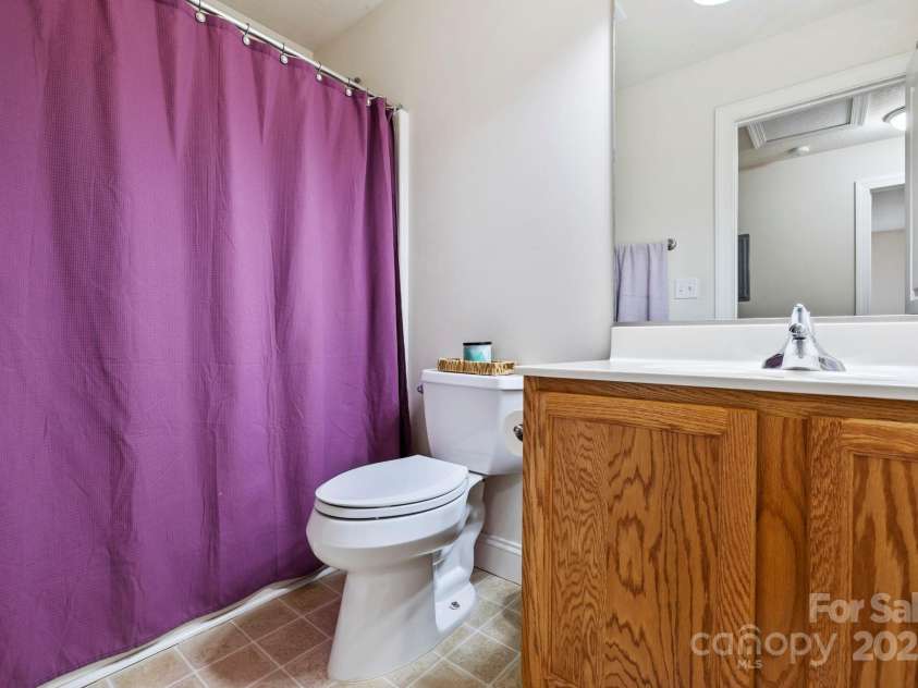 123 Foxden Drive, Fletcher, NC 28732.  MLS# CAR4209767, YatesRealty ID 15214. 2nd Bath