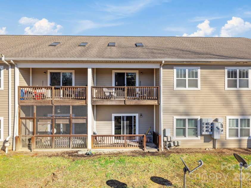 123 Foxden Drive, Fletcher, NC 28732.  MLS# CAR4209767, YatesRealty ID 15214. 