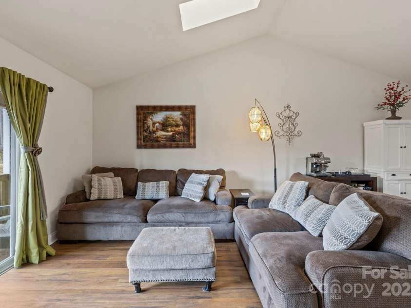 123 Foxden Drive, Fletcher, NC 28732.  MLS# CAR4209767, YatesRealty ID 15214. 