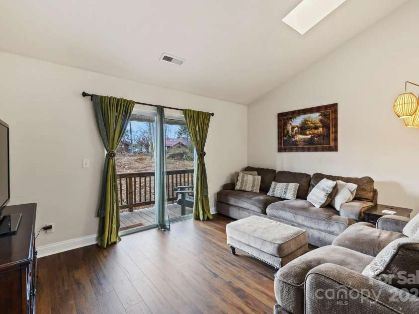 123 Foxden Drive, Fletcher, NC 28732.  MLS# CAR4209767, YatesRealty ID 15214. 