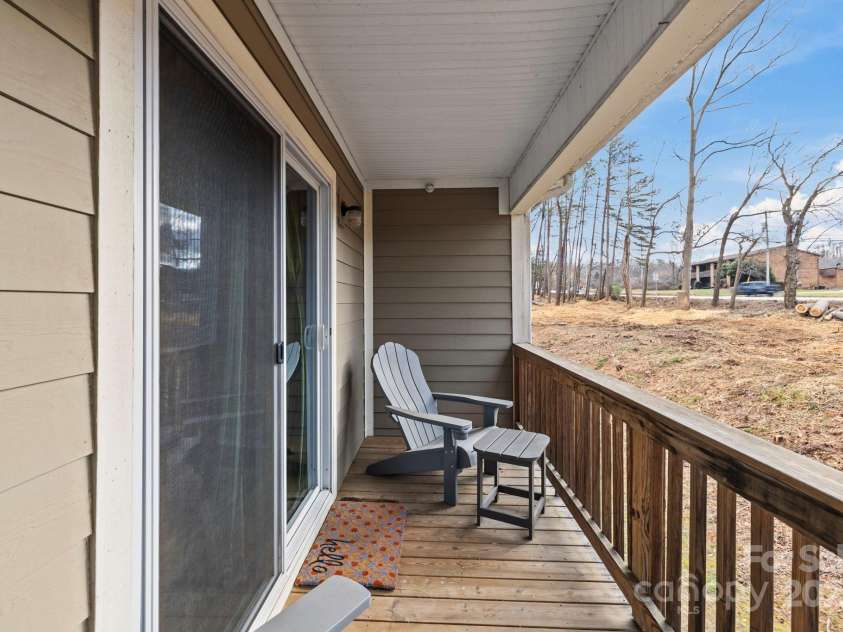 123 Foxden Drive, Fletcher, NC 28732.  MLS# CAR4209767, YatesRealty ID 15214. 