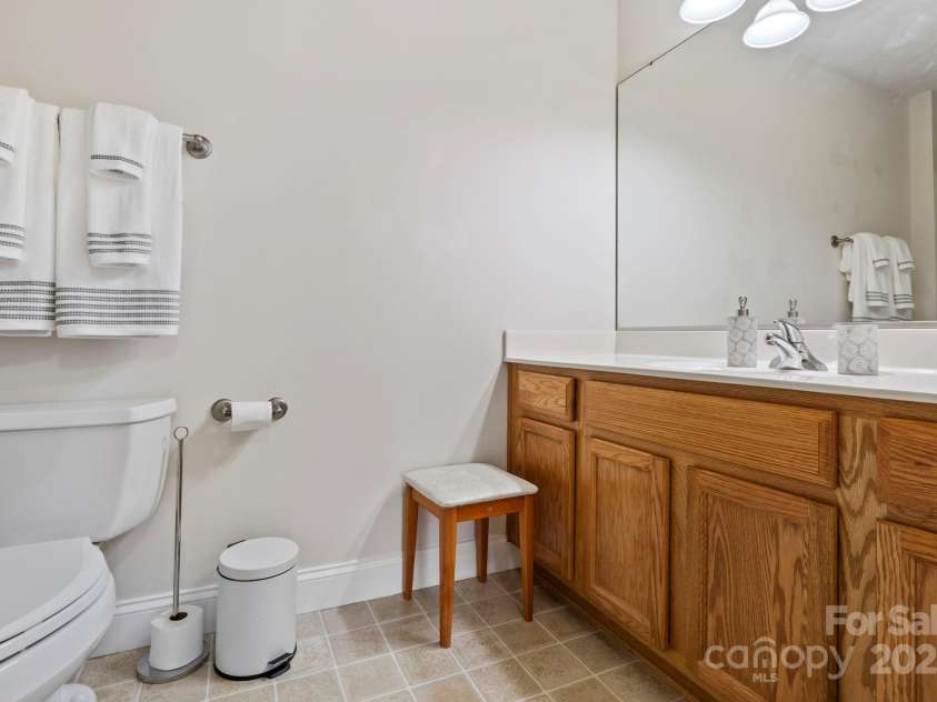 123 Foxden Drive, Fletcher, NC 28732.  MLS# CAR4209767, YatesRealty ID 15214. Primary Bath