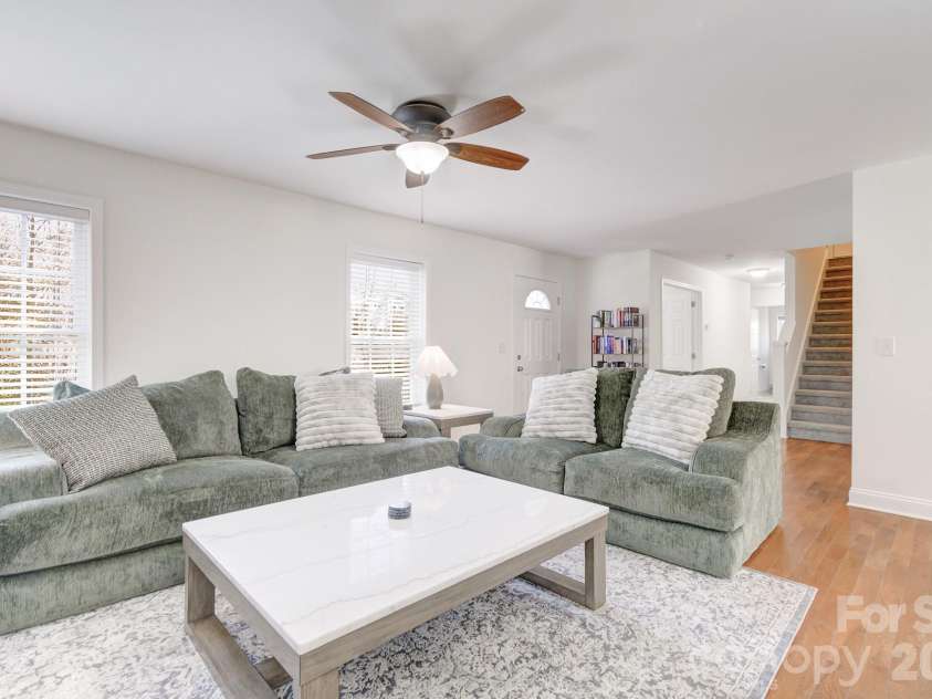 122 Loggers Run, Hendersonville, NC 28739.  MLS# CAR4355487, YatesRealty ID 15215. 