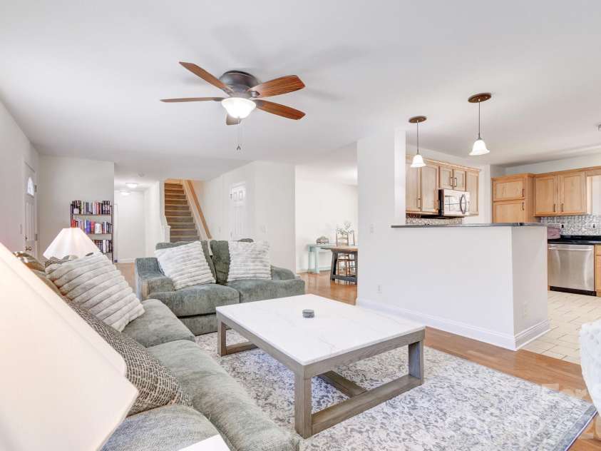 122 Loggers Run, Hendersonville, NC 28739.  MLS# CAR4355487, YatesRealty ID 15215. 