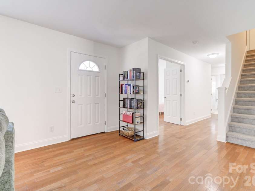 122 Loggers Run, Hendersonville, NC 28739.  MLS# CAR4355487, YatesRealty ID 15215. 