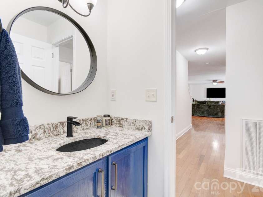 122 Loggers Run, Hendersonville, NC 28739.  MLS# CAR4355487, YatesRealty ID 15215. 