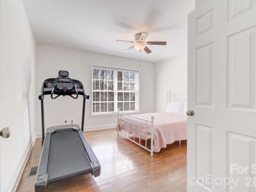 122 Loggers Run, Hendersonville, NC 28739.  MLS# CAR4355487, YatesRealty ID 15215. 