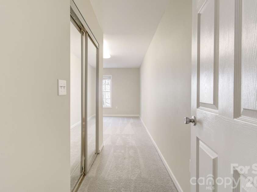 122 Loggers Run, Hendersonville, NC 28739.  MLS# CAR4355487, YatesRealty ID 15215. 