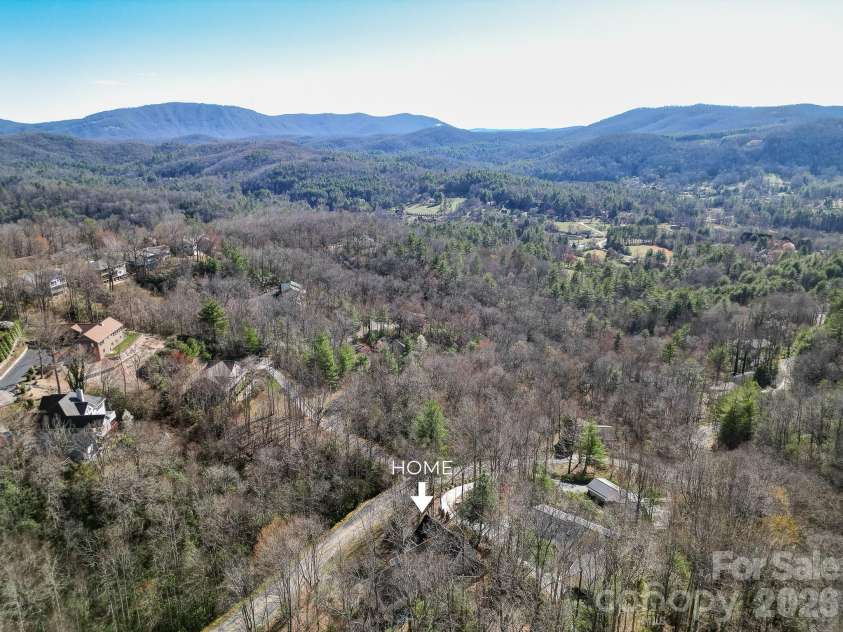 122 Loggers Run, Hendersonville, NC 28739.  MLS# CAR4355487, YatesRealty ID 15215. 