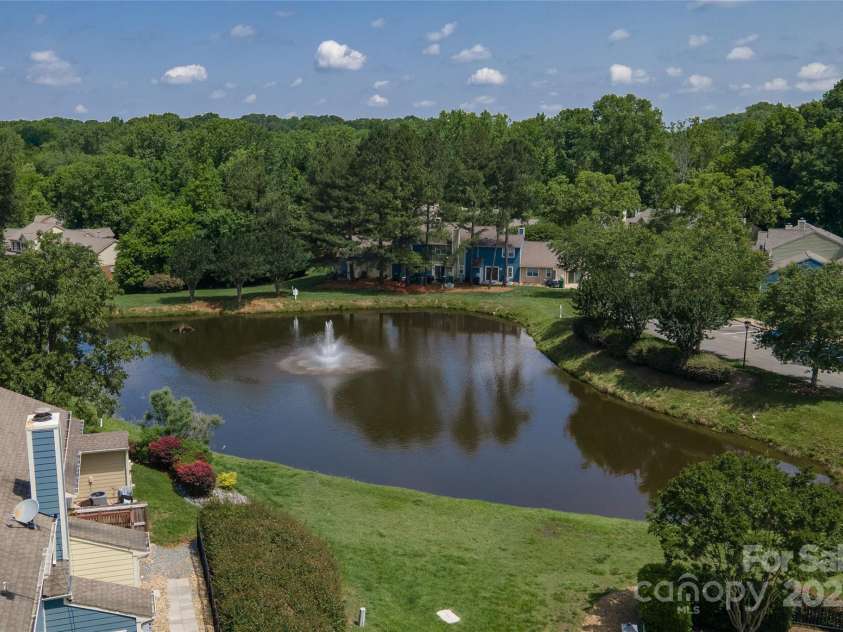 9006 Four Mile Creek Road, Charlotte, NC 28277.  MLS# CAR4260966, YatesRealty ID 15215. Community Pond