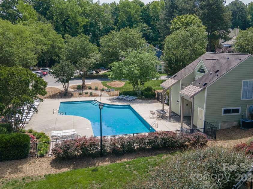 9006 Four Mile Creek Road, Charlotte, NC 28277.  MLS# CAR4260966, YatesRealty ID 15215. Community Pool