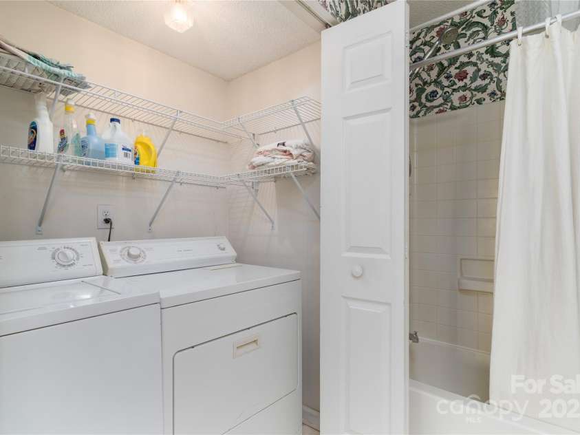 9006 Four Mile Creek Road, Charlotte, NC 28277.  MLS# CAR4260966, YatesRealty ID 15215. Laundry Closet