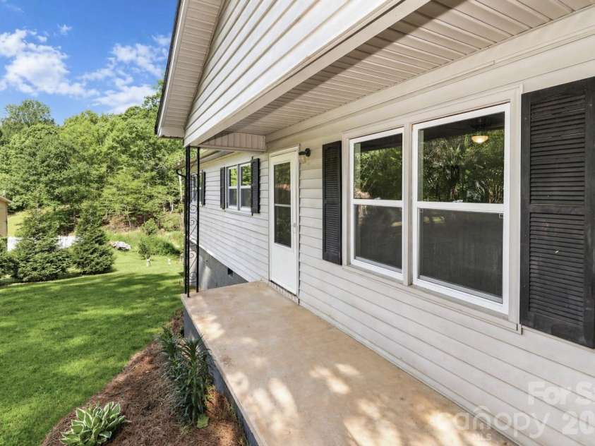 170 Hemingway Lane, Statesville, NC 28625.  MLS# CAR4372875, YatesRealty ID 15217. 