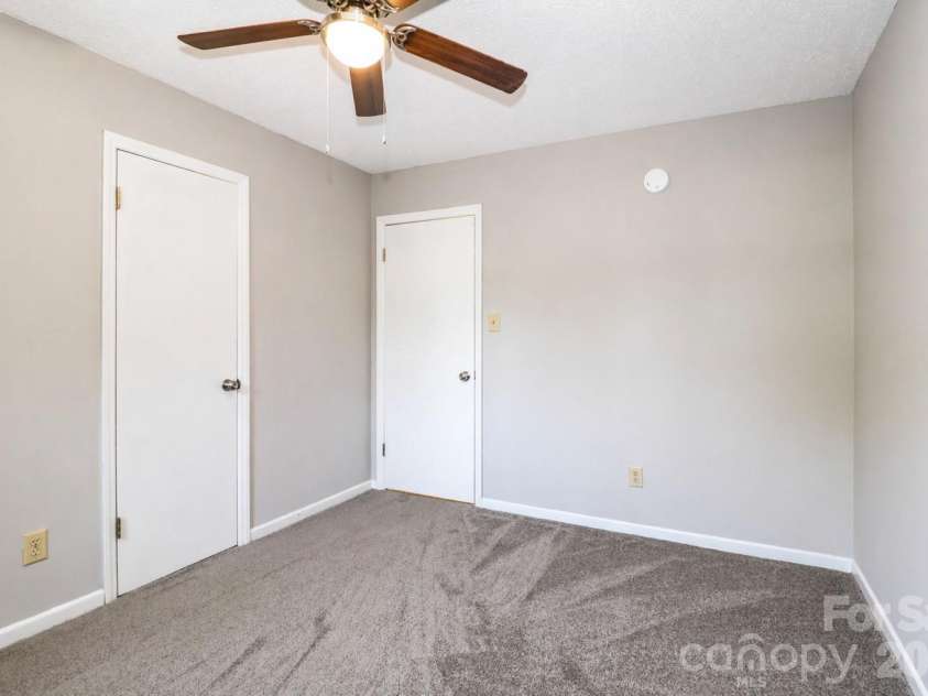 170 Hemingway Lane, Statesville, NC 28625.  MLS# CAR4372875, YatesRealty ID 15217. 