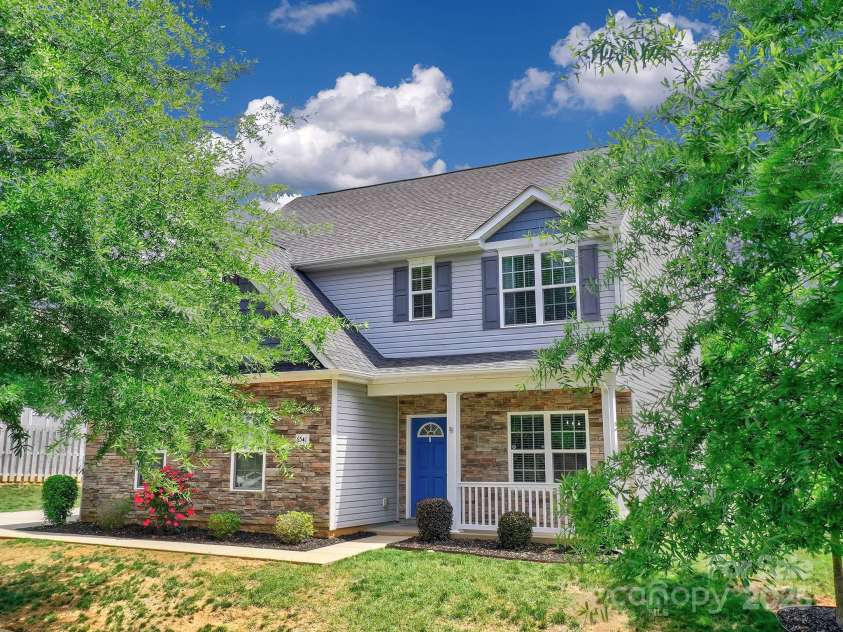 6541 Hasley Woods Drive, Huntersville, NC 28078.  MLS# CAR4254579, YatesRealty ID 15217. 