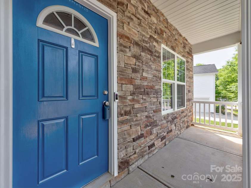 6541 Hasley Woods Drive, Huntersville, NC 28078.  MLS# CAR4254579, YatesRealty ID 15217. 