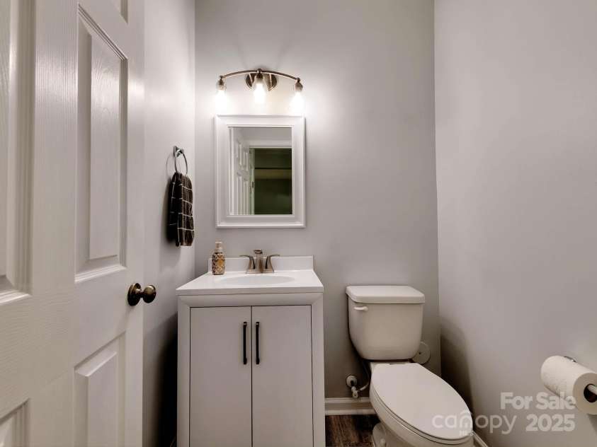 6541 Hasley Woods Drive, Huntersville, NC 28078.  MLS# CAR4254579, YatesRealty ID 15217. 