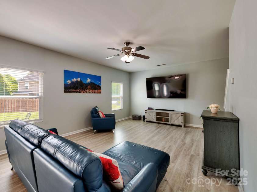 6541 Hasley Woods Drive, Huntersville, NC 28078.  MLS# CAR4254579, YatesRealty ID 15217. 