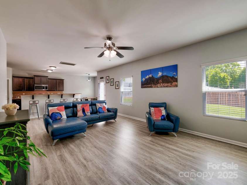 6541 Hasley Woods Drive, Huntersville, NC 28078.  MLS# CAR4254579, YatesRealty ID 15217. 