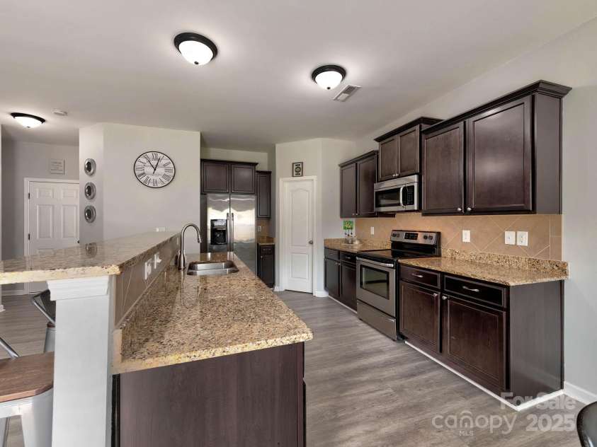 6541 Hasley Woods Drive, Huntersville, NC 28078.  MLS# CAR4254579, YatesRealty ID 15217. 