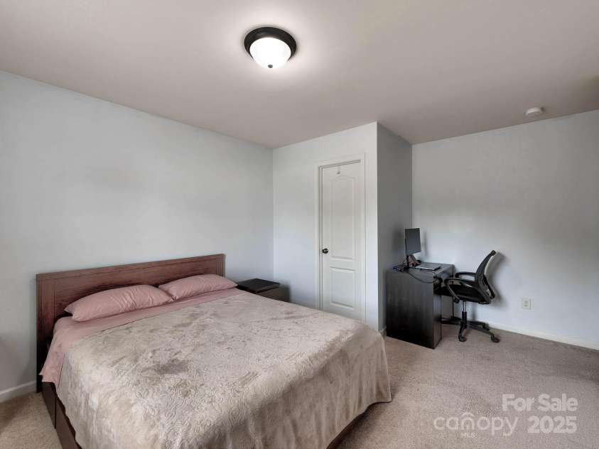 6541 Hasley Woods Drive, Huntersville, NC 28078.  MLS# CAR4254579, YatesRealty ID 15217. 