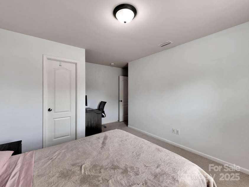 6541 Hasley Woods Drive, Huntersville, NC 28078.  MLS# CAR4254579, YatesRealty ID 15217. 