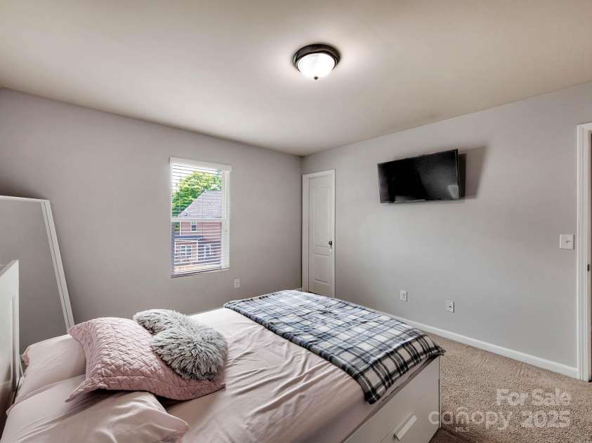 6541 Hasley Woods Drive, Huntersville, NC 28078.  MLS# CAR4254579, YatesRealty ID 15217. 