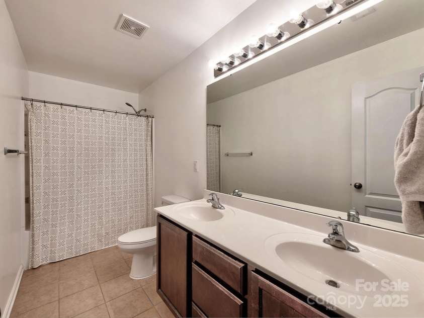 6541 Hasley Woods Drive, Huntersville, NC 28078.  MLS# CAR4254579, YatesRealty ID 15217. 