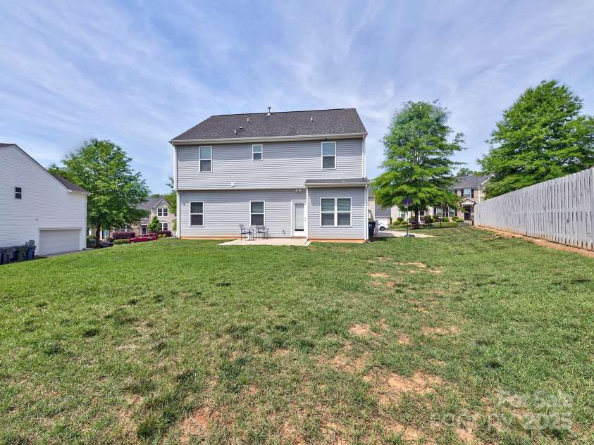 6541 Hasley Woods Drive, Huntersville, NC 28078.  MLS# CAR4254579, YatesRealty ID 15217. 