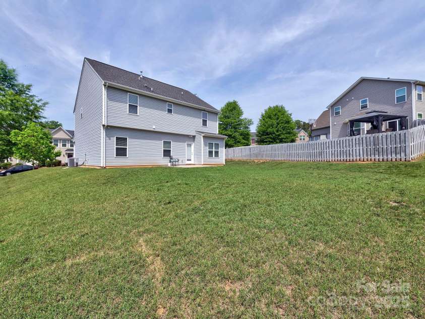 6541 Hasley Woods Drive, Huntersville, NC 28078.  MLS# CAR4254579, YatesRealty ID 15217. 
