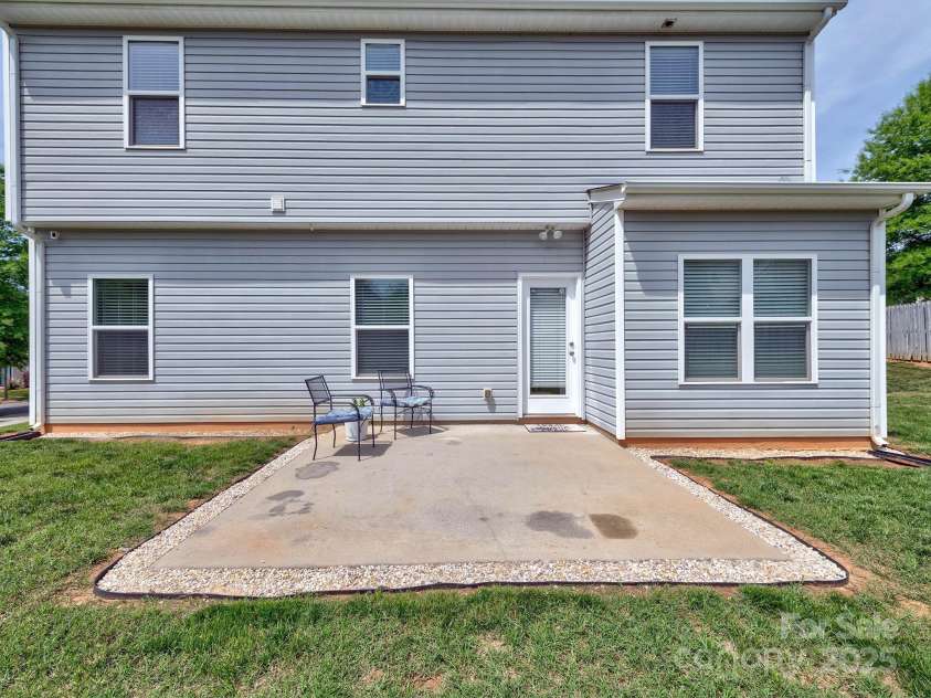 6541 Hasley Woods Drive, Huntersville, NC 28078.  MLS# CAR4254579, YatesRealty ID 15217. 