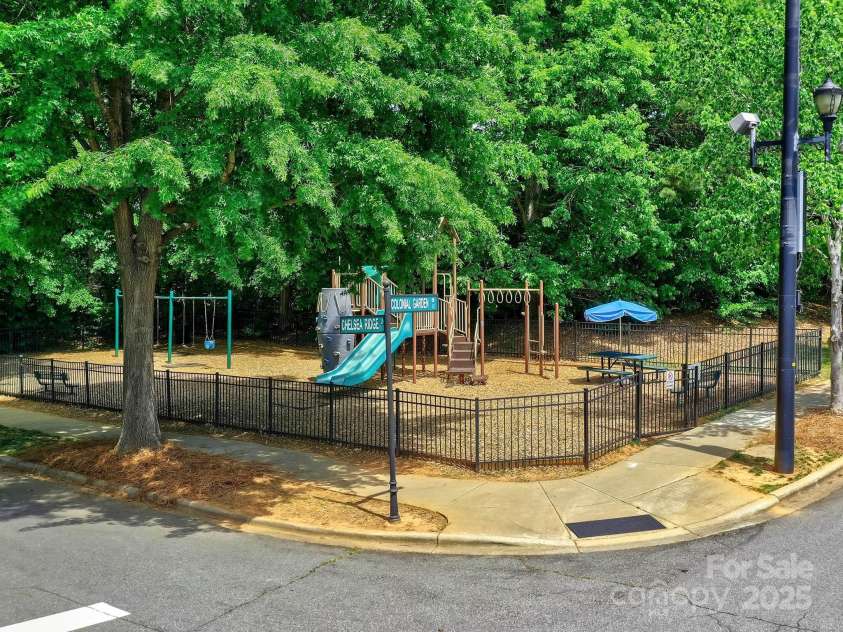 6541 Hasley Woods Drive, Huntersville, NC 28078.  MLS# CAR4254579, YatesRealty ID 15217. 