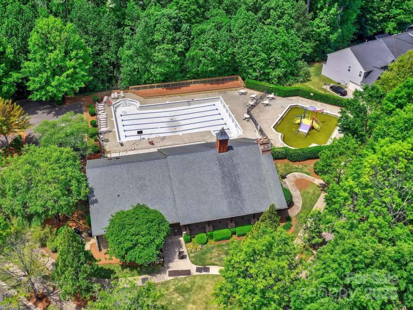 6541 Hasley Woods Drive, Huntersville, NC 28078.  MLS# CAR4254579, YatesRealty ID 15217. 