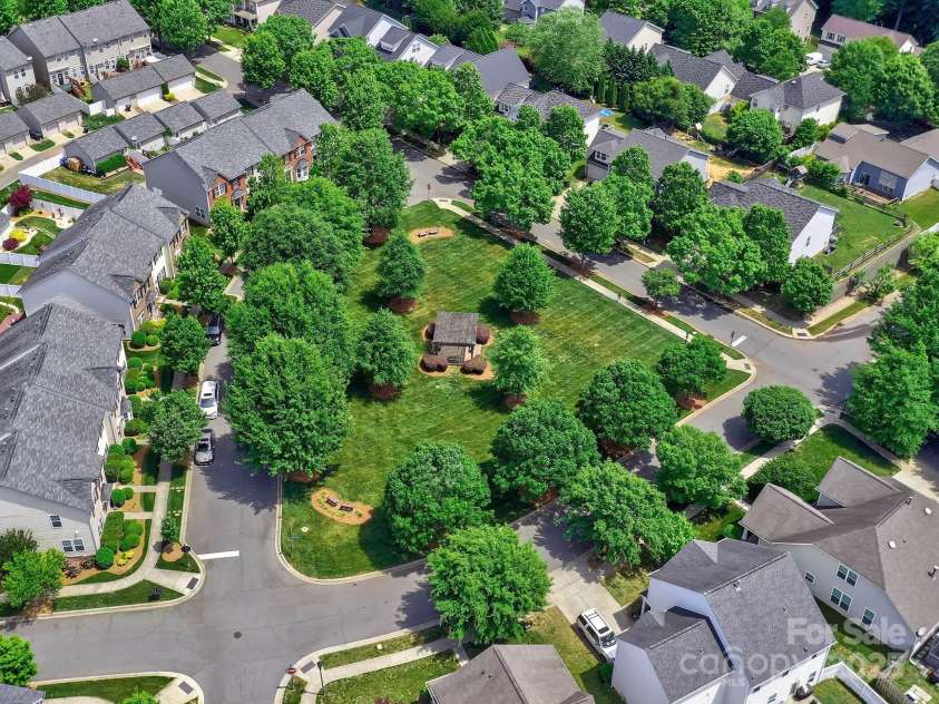 6541 Hasley Woods Drive, Huntersville, NC 28078.  MLS# CAR4254579, YatesRealty ID 15217. 