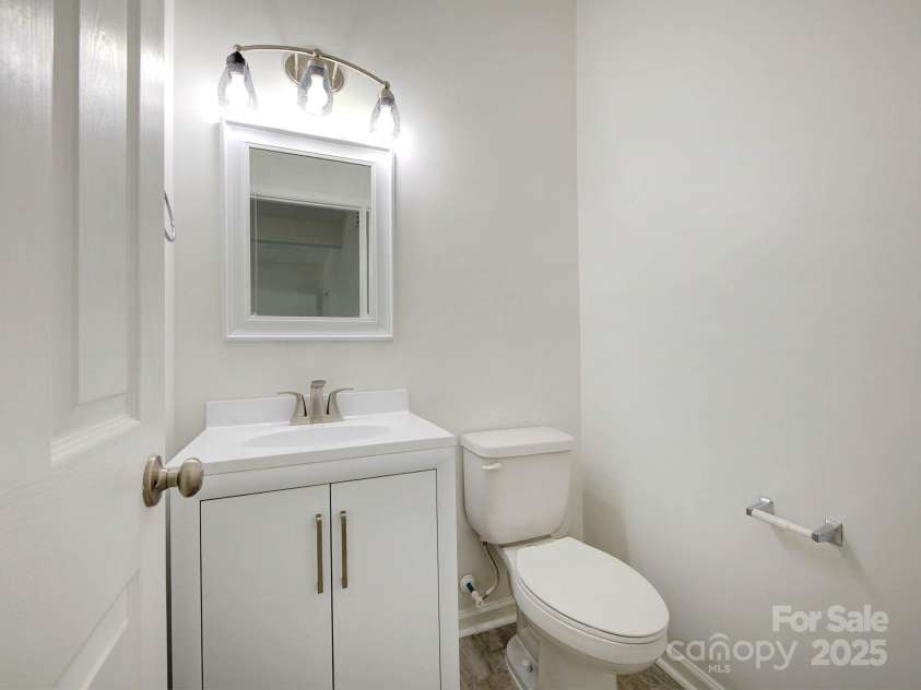 6541 Hasley Woods Drive, Huntersville, NC 28078.  MLS# CAR4254579, YatesRealty ID 15217. 