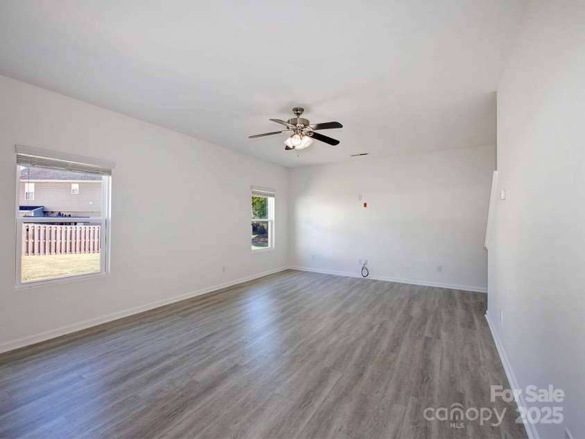 6541 Hasley Woods Drive, Huntersville, NC 28078.  MLS# CAR4254579, YatesRealty ID 15217. 