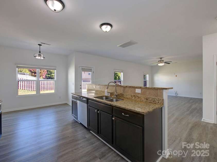 6541 Hasley Woods Drive, Huntersville, NC 28078.  MLS# CAR4254579, YatesRealty ID 15217. 