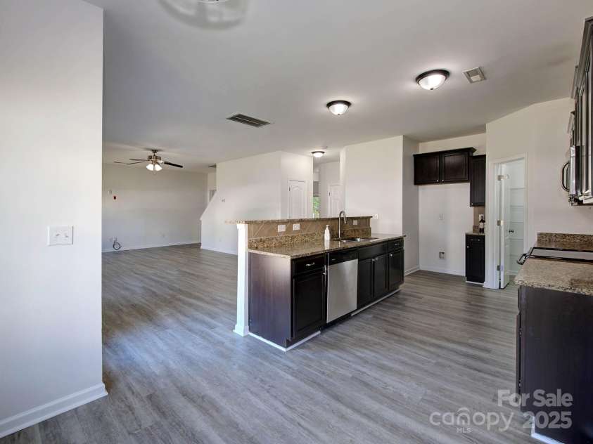 6541 Hasley Woods Drive, Huntersville, NC 28078.  MLS# CAR4254579, YatesRealty ID 15217. 