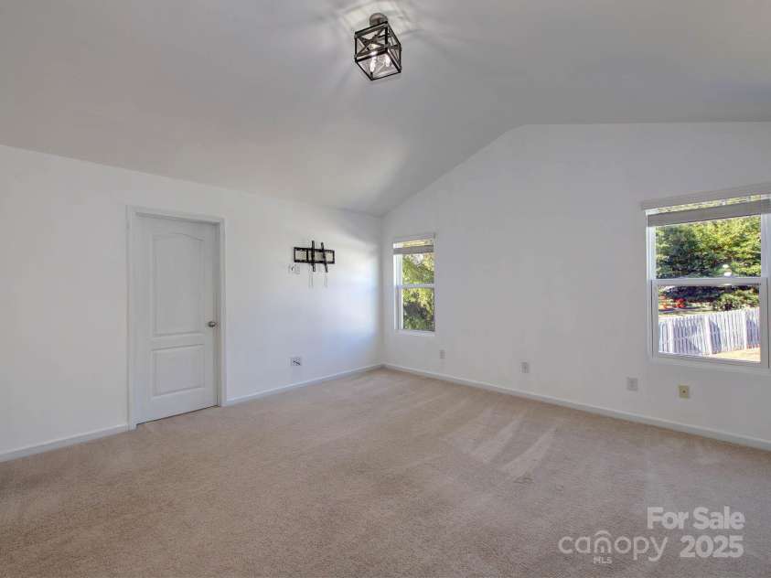 6541 Hasley Woods Drive, Huntersville, NC 28078.  MLS# CAR4254579, YatesRealty ID 15217. 