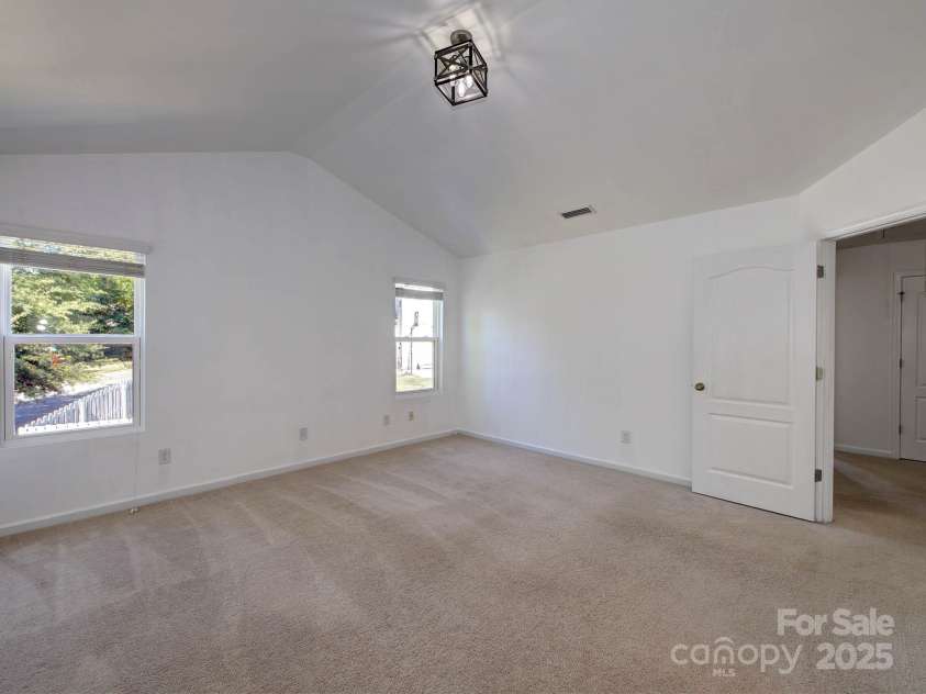 6541 Hasley Woods Drive, Huntersville, NC 28078.  MLS# CAR4254579, YatesRealty ID 15217. 