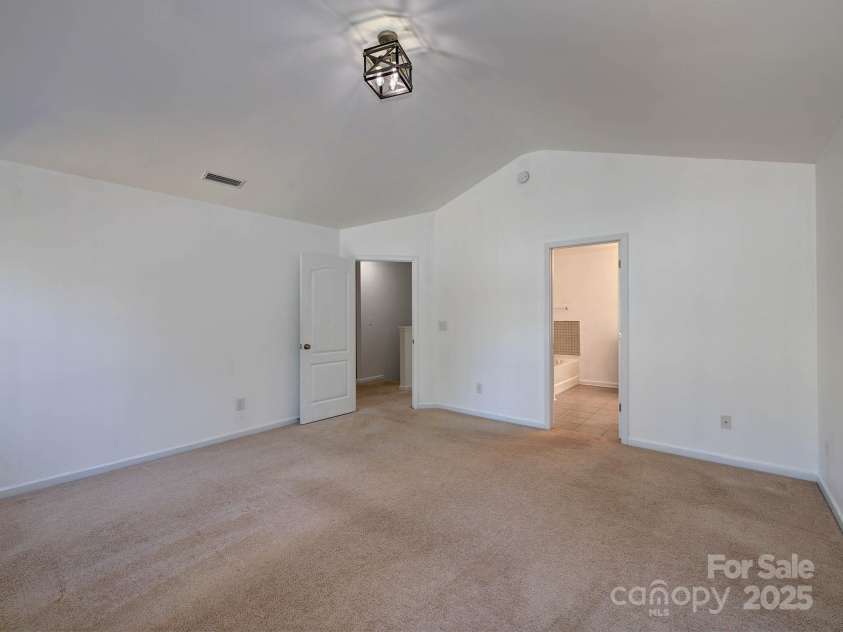 6541 Hasley Woods Drive, Huntersville, NC 28078.  MLS# CAR4254579, YatesRealty ID 15217. 