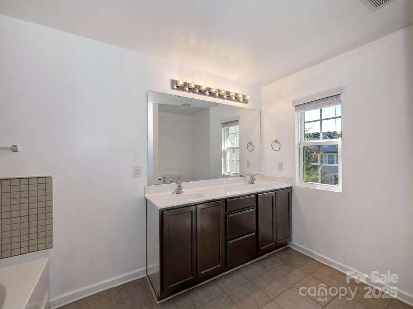 6541 Hasley Woods Drive, Huntersville, NC 28078.  MLS# CAR4254579, YatesRealty ID 15217. 