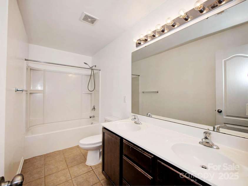 6541 Hasley Woods Drive, Huntersville, NC 28078.  MLS# CAR4254579, YatesRealty ID 15217. 