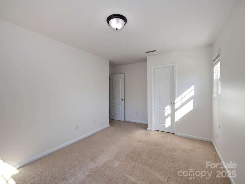 6541 Hasley Woods Drive, Huntersville, NC 28078.  MLS# CAR4254579, YatesRealty ID 15217. 