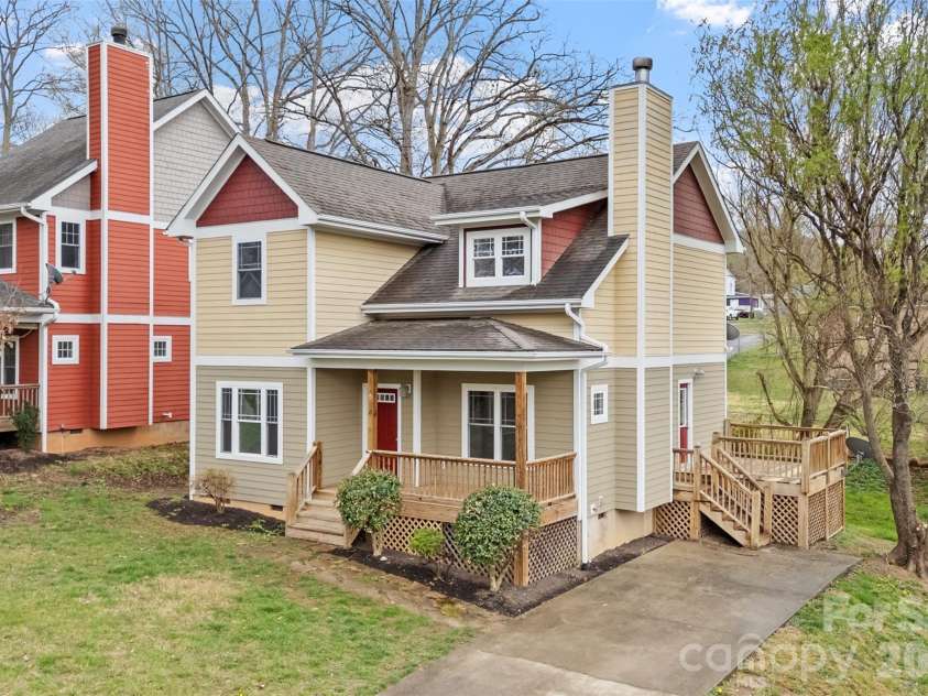 21 Lamar Avenue, Asheville, NC 28803.  MLS# CAR4371572, YatesRealty ID 15218. 