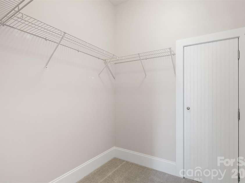 21 Lamar Avenue, Asheville, NC 28803.  MLS# CAR4371572, YatesRealty ID 15218. 