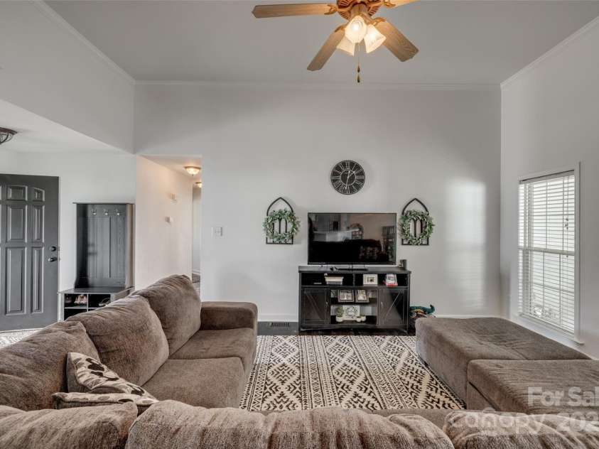 1140 Landsdown Drive, Salisbury, NC 28147.  MLS# CAR4256718, YatesRealty ID 15219. 